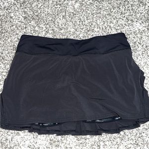 black lululemon size 6 skirt